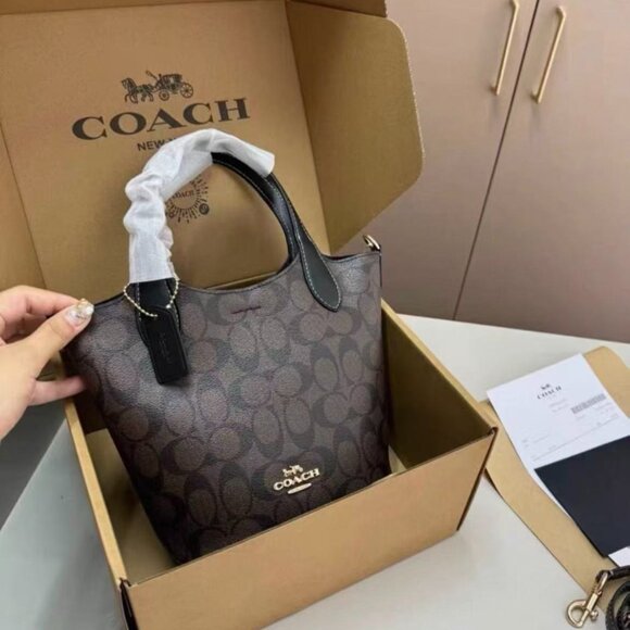 Coach women's bag - Picture 7 of 8